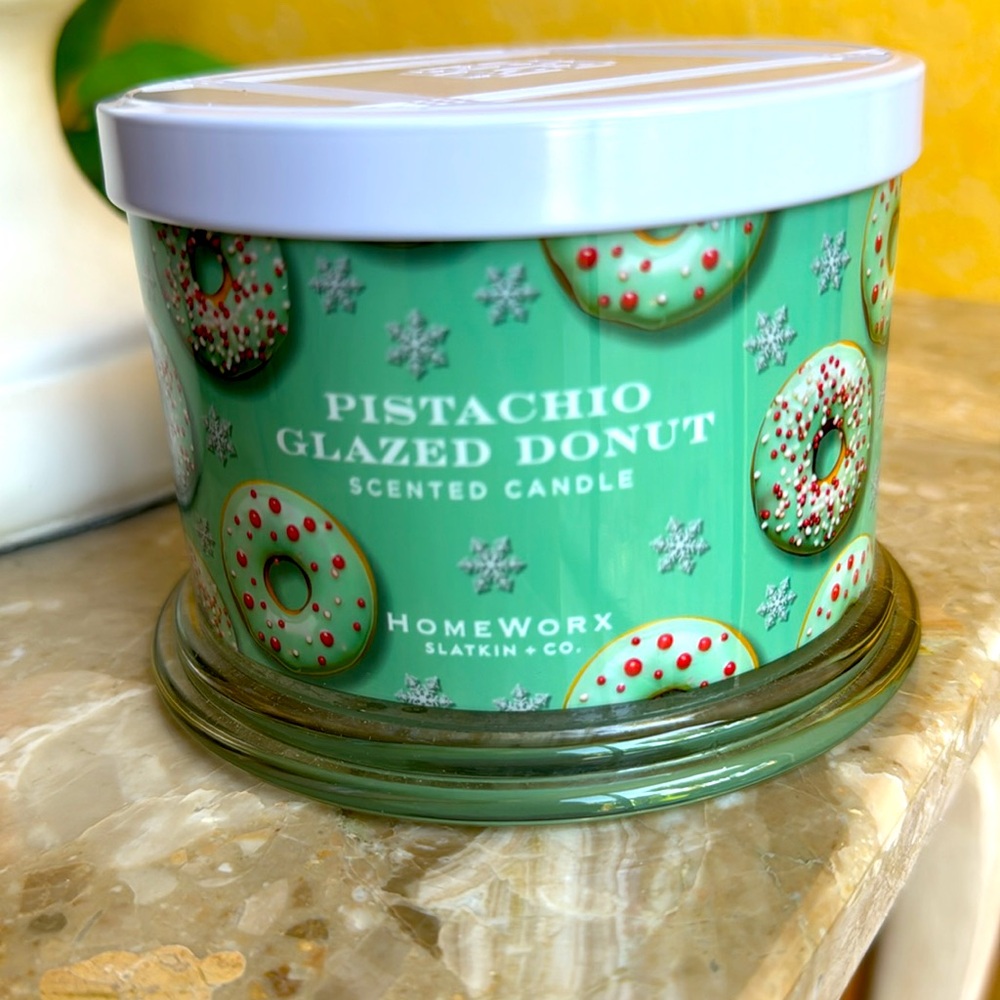HomeWorx Pistachio Glazed Donut Scented Candle - Green